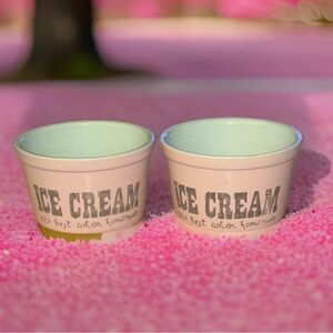 Over And Back Yellow Ware | Home | Set of Pink and Blue Ice Cream Bowls Dishes